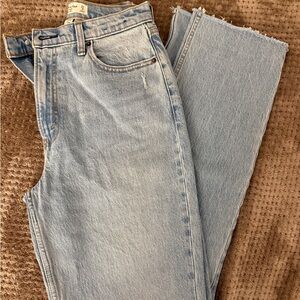 Abercrombie & Fitch The 90s Straight Ultra High Rise